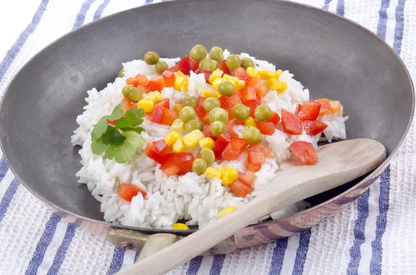 Sartén de arroz con pimiento rojo picado —  Fotos de Stock