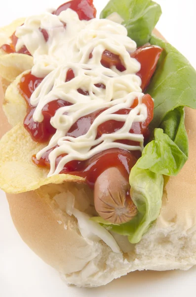 Hotdog with potato chips — Stock Photo, Image