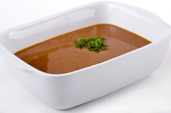 Domácí volská polévka v misce — Stock fotografie