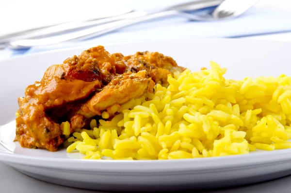 Huhn Tikka Masala mit Curry-Reis — Stockfoto