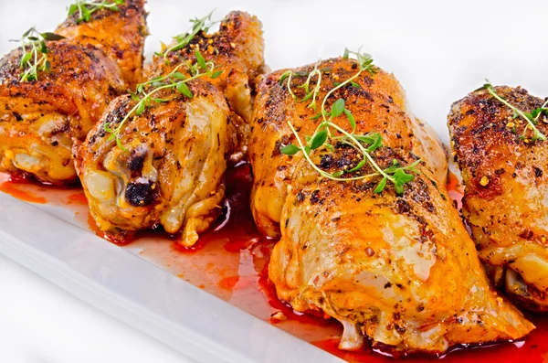 Grilled chicken legs with thyme — Stock Photo, Image