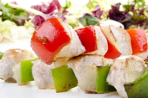 Grilled chicken shashlik with pepper — Stock Photo, Image