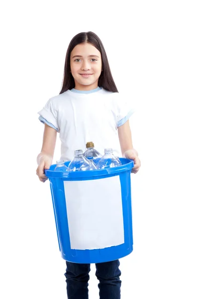 女の子ホールディング リサイクル廃棄物よだれかけ — ストック写真