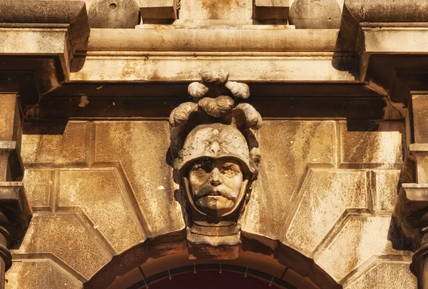 Деталь на фасаде старого здания Дубровника — стоковое фото