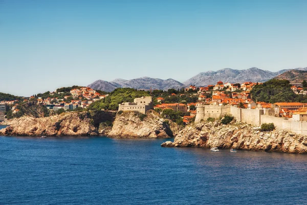 Vista panoramica delle mura della città di Dubrovnik — Foto Stock