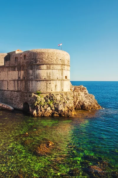 De oude stadsmuren van Dubrovnik — Stockfoto