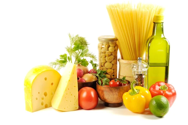 Légumes frais, épices et huile — Photo