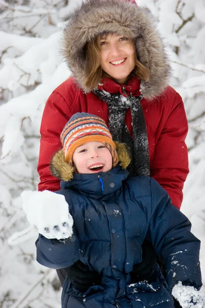 Winter. ouderschap — Stockfoto