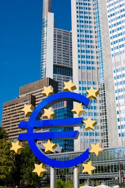 Signo de euro azul famoso en Frankfurt am Mein — Foto de Stock