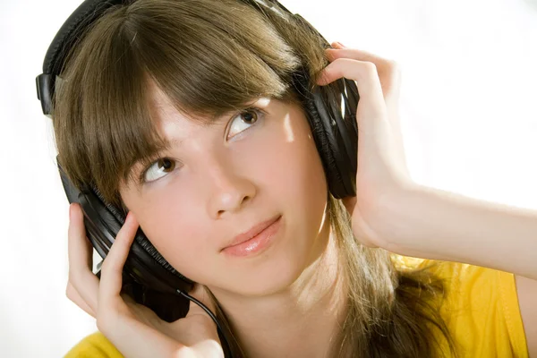 Όμορφα ευτυχισμένη κορίτσι με ακουστικά — Φωτογραφία Αρχείου
