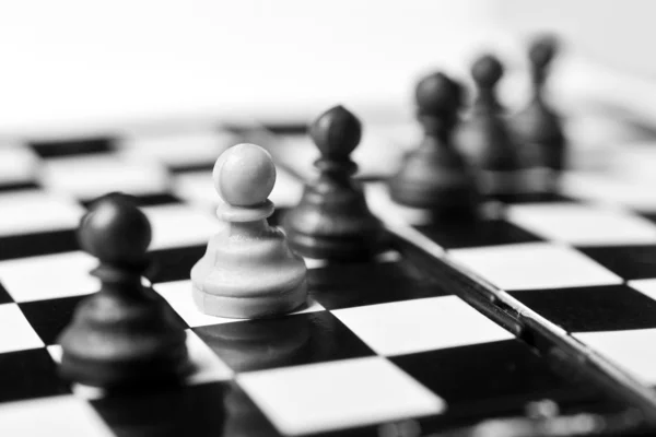 Figuras de ajedrez a bordo — Foto de Stock