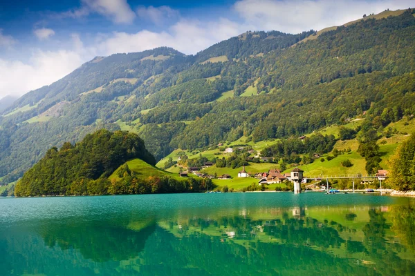 Lago di montagna maestoso in Svizzera Immagini Stock Royalty Free