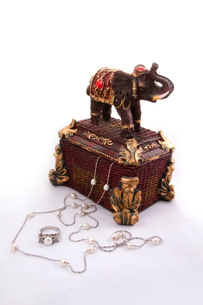 Indian jewelry box with jewelry — Stock Photo, Image