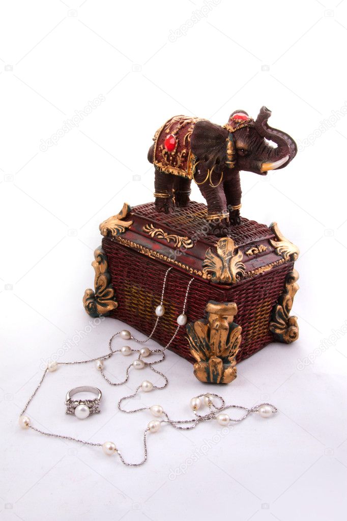 Indian jewelry box with jewelry