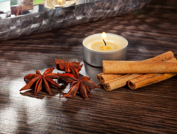 Cinnamon and anise on table — Stock Photo, Image