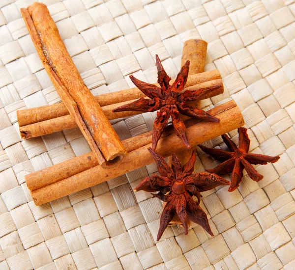 Cinnamon and anise — Stock Photo, Image