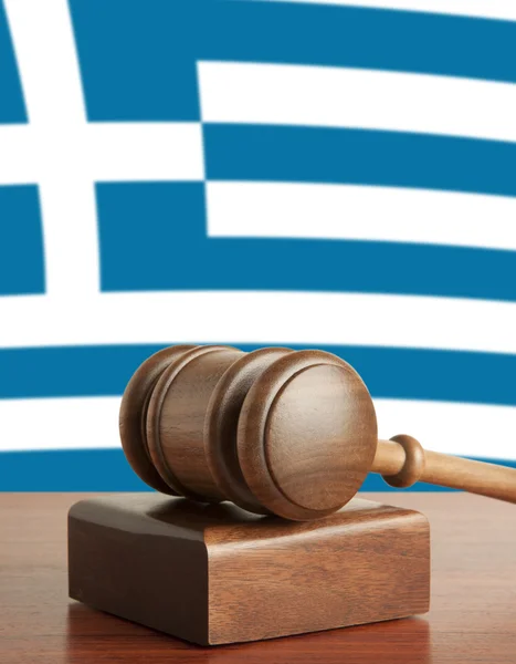 Gavel e Bandeira da Grécia — Fotografia de Stock