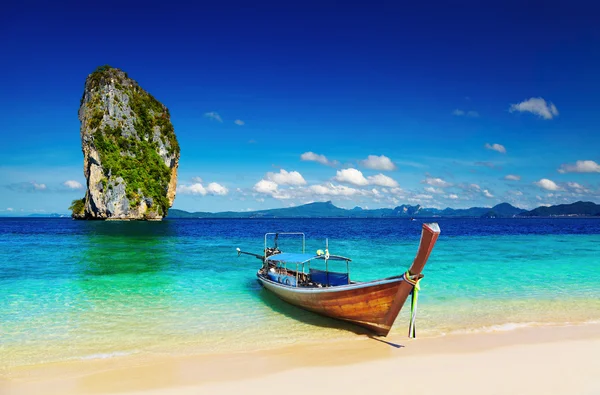 Тропічний пляж, море андамана, це — стокове фото