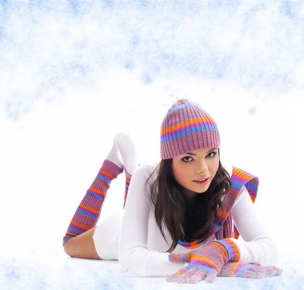 Zimní móda dívka přes abstraktní kulaté moderní design pozadí — Stock fotografie