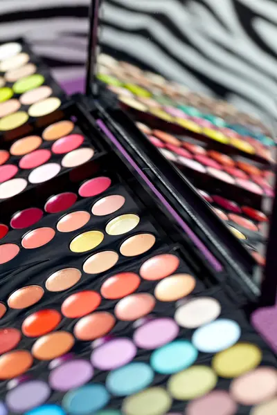 stock image Make-up colorful eyeshadow palettes