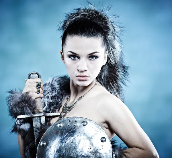 Savaşçı bir kadın. fantezi moda fikir. — Stok fotoğraf