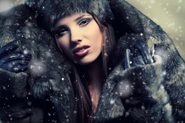 Mulher de Inverno — Fotografia de Stock