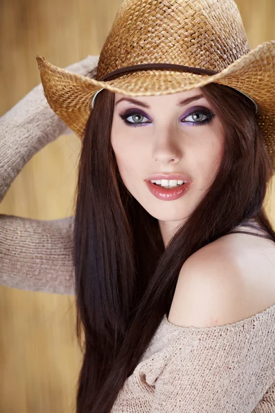 Сексуальна жінка з ковбойським капелюхом — стокове фото