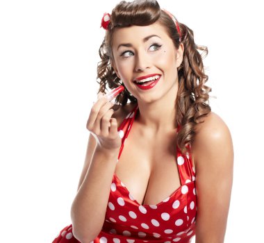 pin-up kadın onun makyaj uygulamak