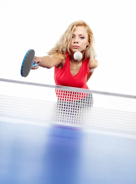 Seksi spor kız Masa Tenisi oynar. — Stok fotoğraf