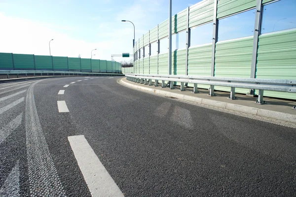 Mur de barrière acoustique sur une autoroute — Photo