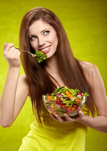 Happy healthy woman with salad — Stock Photo, Image