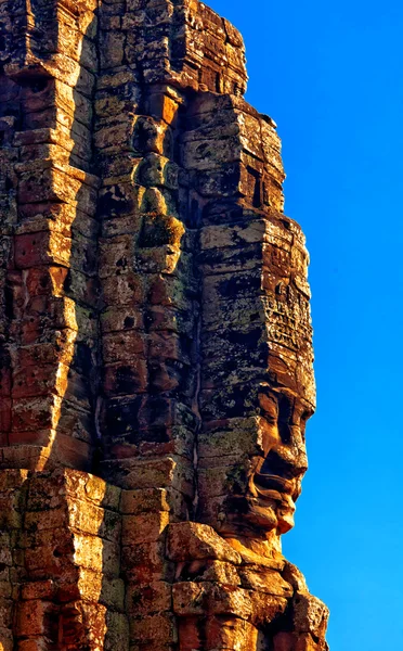 Tváře starobylé bayon chrámu angkor wat — Stock fotografie