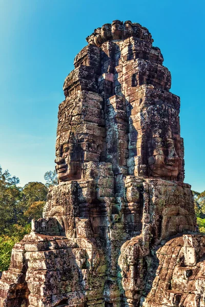 Ściany świątyni bayon starożytnych w angkor wat — Zdjęcie stockowe