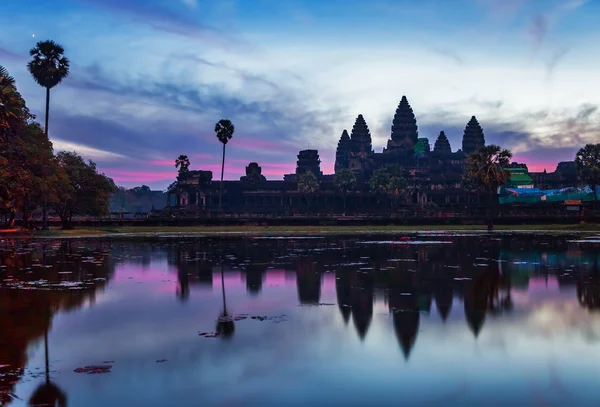 Východ slunce na chrám angkor wat — Stock fotografie