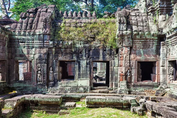 吴哥窟复杂的古代佛教高棉寺庙 — 图库照片