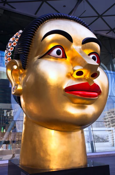 Skulptur des Kopfes einer indischen Frau in Bangkok — Stockfoto