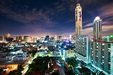 gece şehir ve bayok sky hotel Bangkok bir görünüm