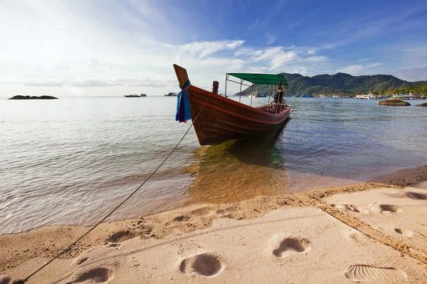 Boote im tropischen Meer. Thailand — Stockfoto