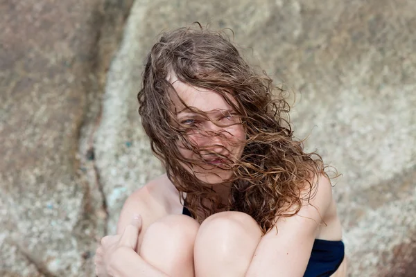 Mujer en la playa tropical —  Fotos de Stock