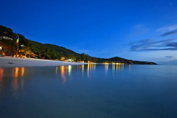 Notte sulla spiaggia tropicale — Foto Stock
