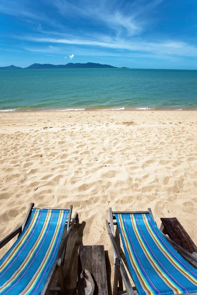 Dos sillas de playa de sol — Foto de Stock