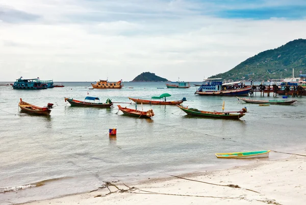 Barcos en el mar tropical. Tailandia —  Fotos de Stock
