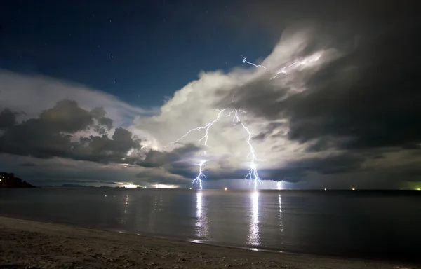 Lightning above the sea. — Stock Photo, Image