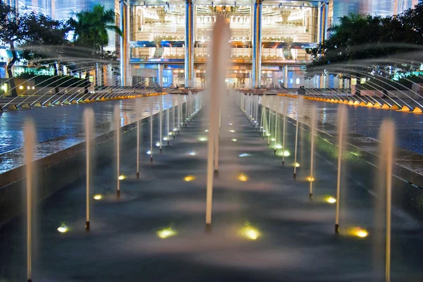Hermosa iluminación nocturna de Petronas Twin Towers — Foto de Stock