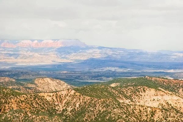 Вид з точки зору Брайс-Каньйон. Юта. США — стокове фото