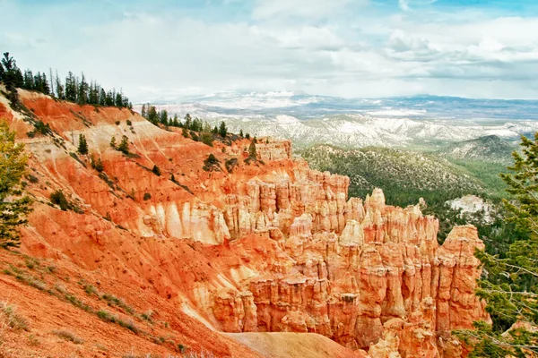 Visa ur synvinkel av bryce canyon. Utah. USA — Stockfoto