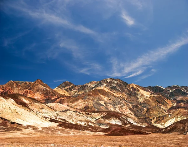 죽음의 계곡에 있는 바위의 구호. — 스톡 사진