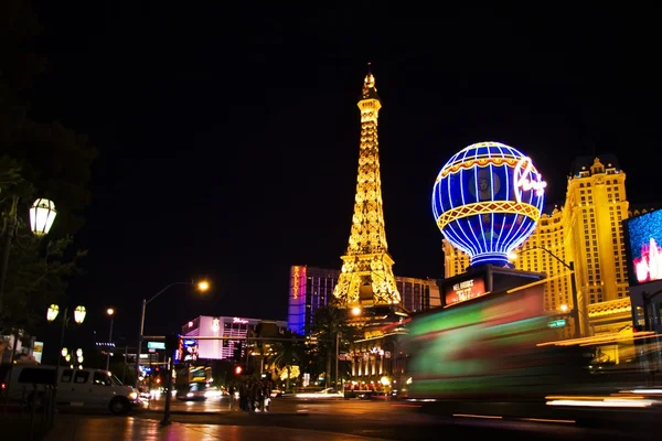 Night View from Strip on the replica of Eiffel Tower at Paris Ho — Stock Photo, Image