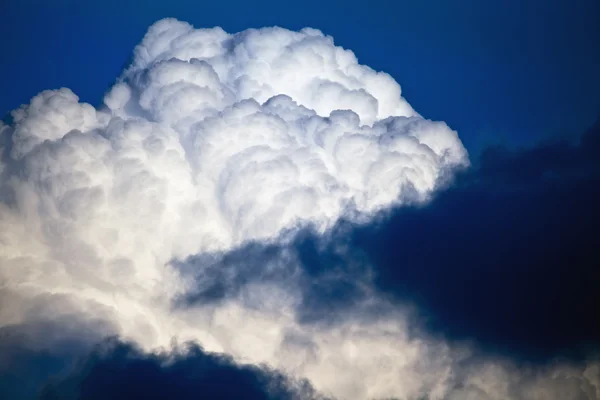 Dešťové mraky a ponurá obloha — Stock fotografie