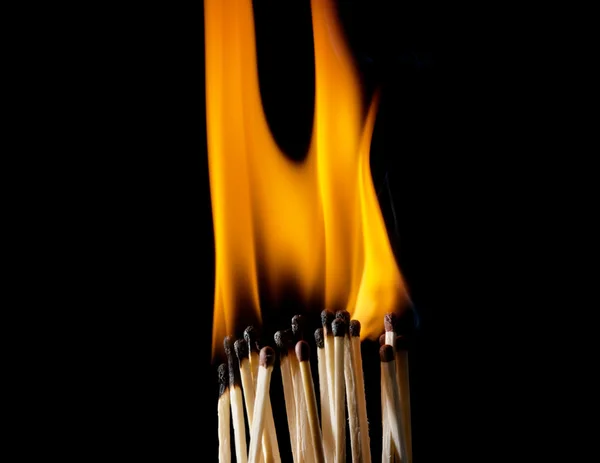 火と煙と一致します。 — ストック写真